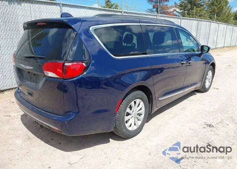 2017 Chrysler Pacifica Touring-L z USA, uszkodzony, nr VIN 2C4RC1BG7HR514864